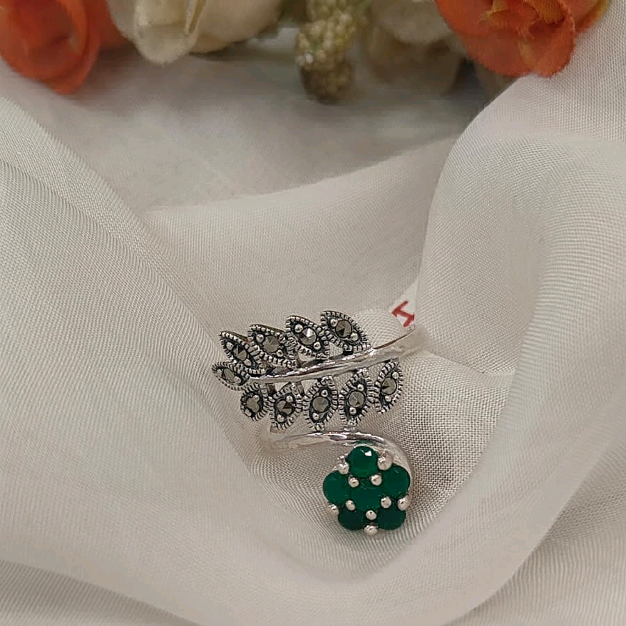 Marcasite Green Flower Ring